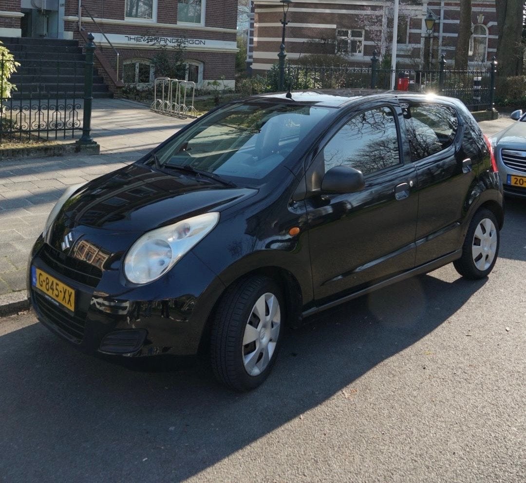 Suzuki Alto 1.0 2010 Zwart APK 108076km Airco, Auto's, Voorwielaandrijving, 200 kg, 4 stoelen, Handgeschakeld