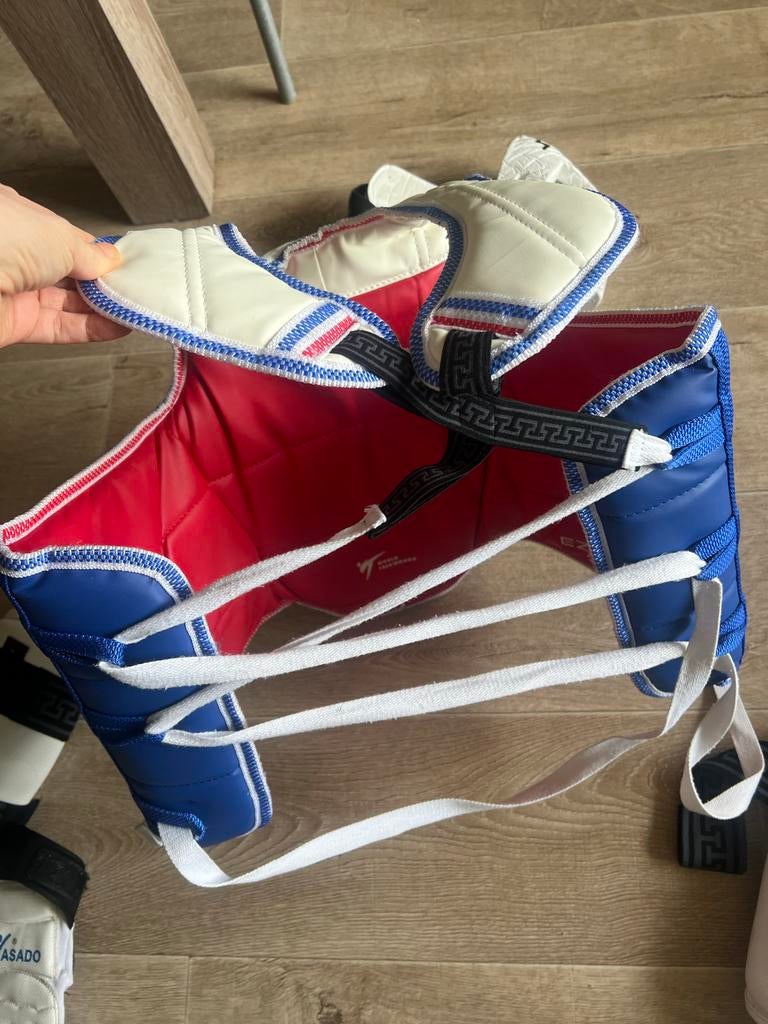 Taekwondo bescherming voor kinderen (9-11 jaar), Gebruikt, Taekwondo, Vechtsportbescherming, Ophalen of Verzenden