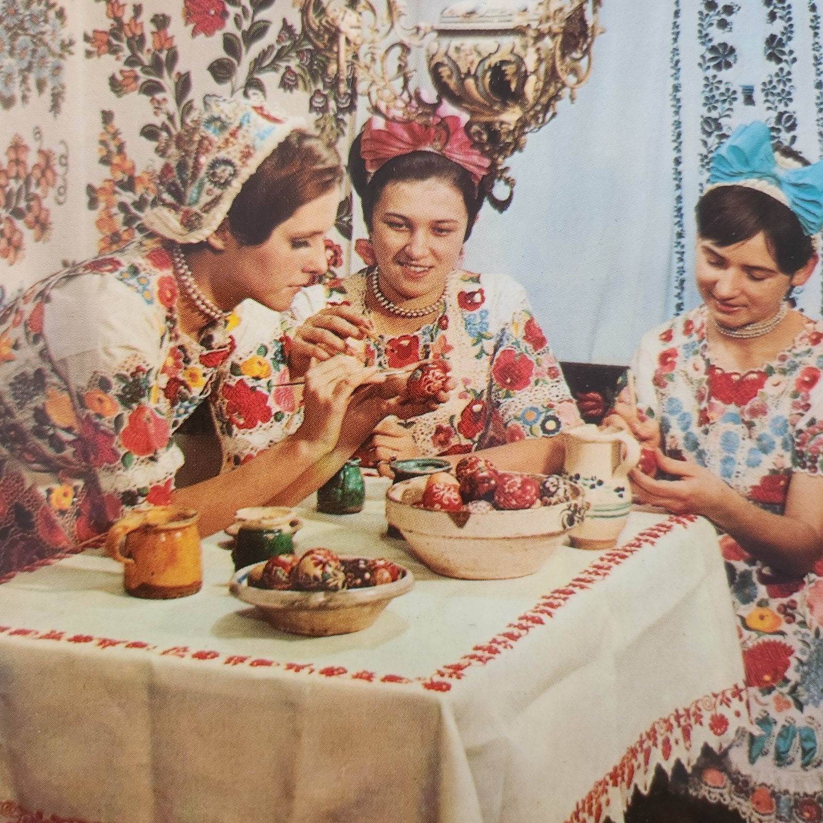 Vintage Ansichtkaart Kalocsa Hongaarse Klederdracht, Ophalen of Verzenden, 1960 tot 1980, Ongelopen, Klederdracht