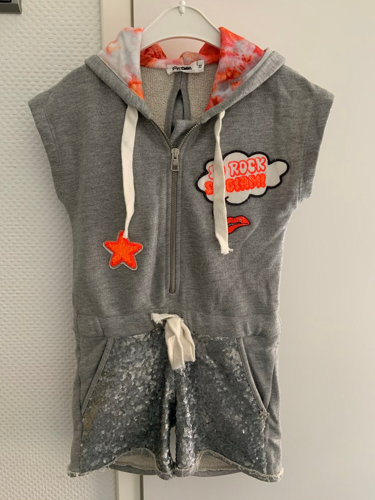Miss grant jumpsuit met paiettten en capuchon 10 jaar., Ophalen of Verzenden, Zo goed als nieuw, Meisje, Jurk of Rok