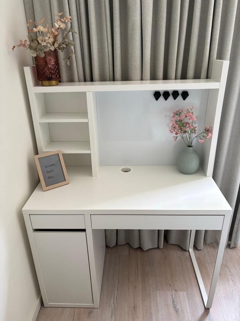 IKEA Micke Bureau Wit - hele goede staat, Huis en Inrichting, Tafels | Kaptafels, Zo goed als nieuw, Minder dan 100 cm, 50 tot 100 cm