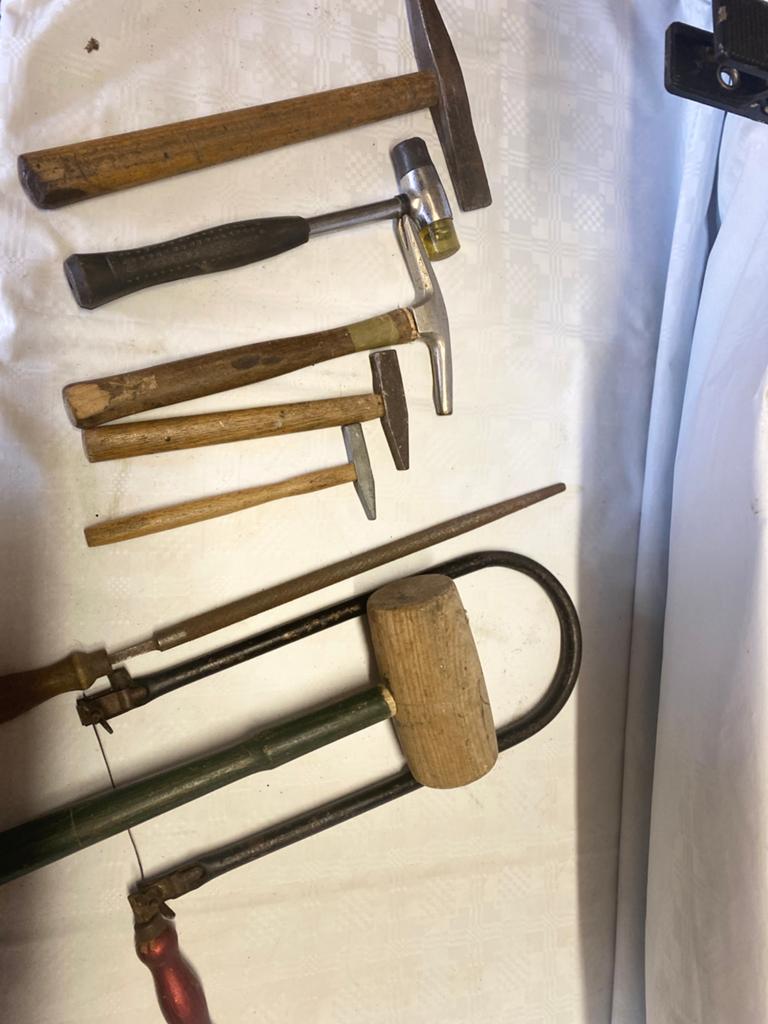 Oud gereedschap: hamers, vijl en figuurzaag, Ophalen of Verzenden, Gebruikt
