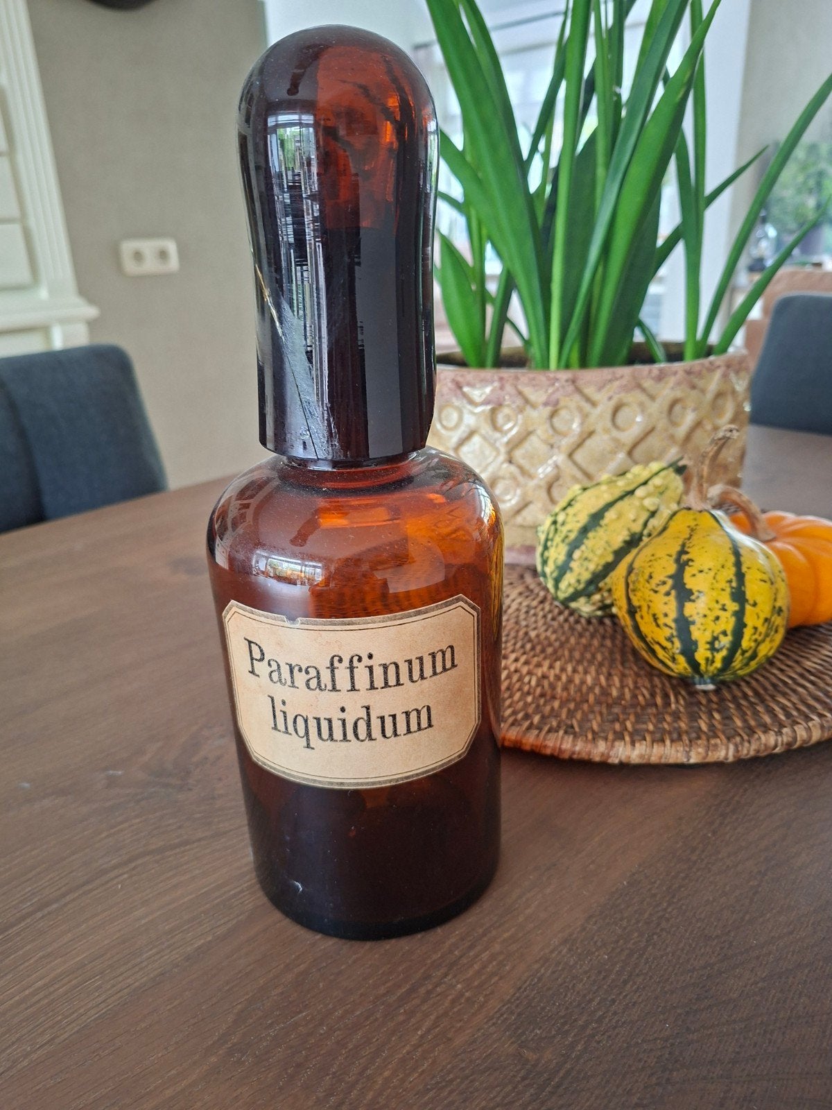 Antieke apothekersfles 'Paraffinum liquidum', Ophalen