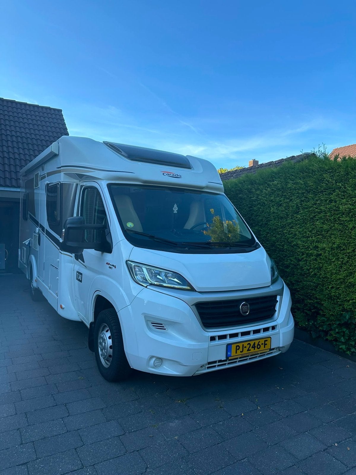 Carado T348 Half-integraal Camper, Caravans en Kamperen, Campers, Ringverwarming, Fiat, 6 tot 7 meter, Boiler
