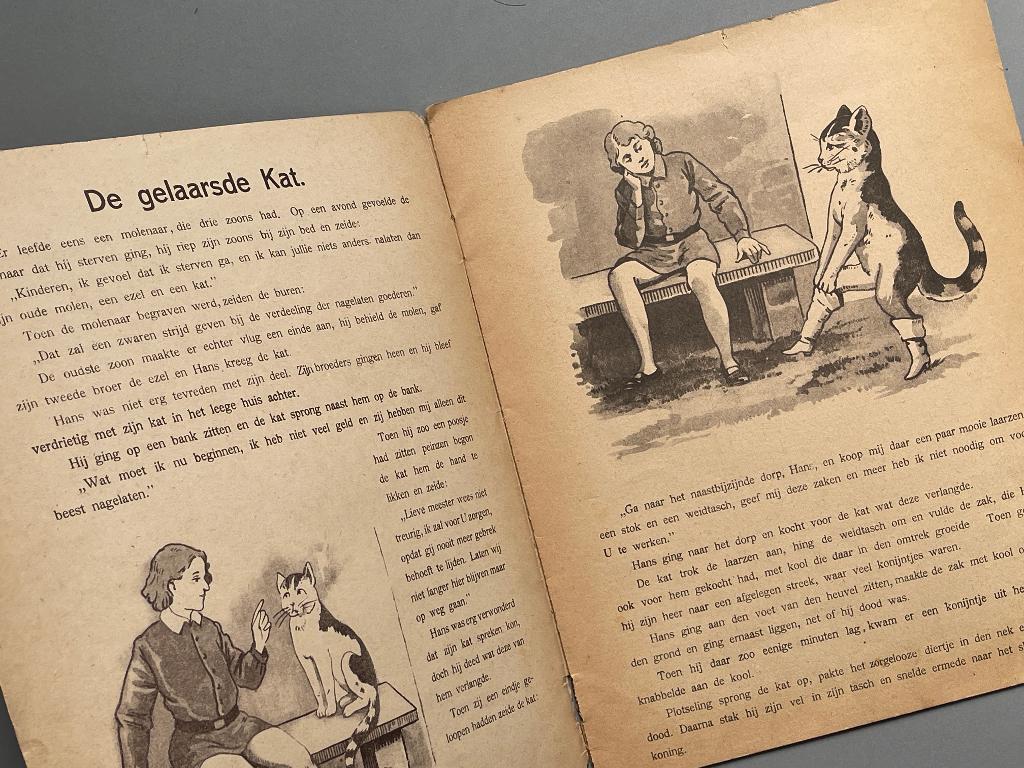 De gelaarsde Kat / Antiquarisch, Ophalen of Verzenden
