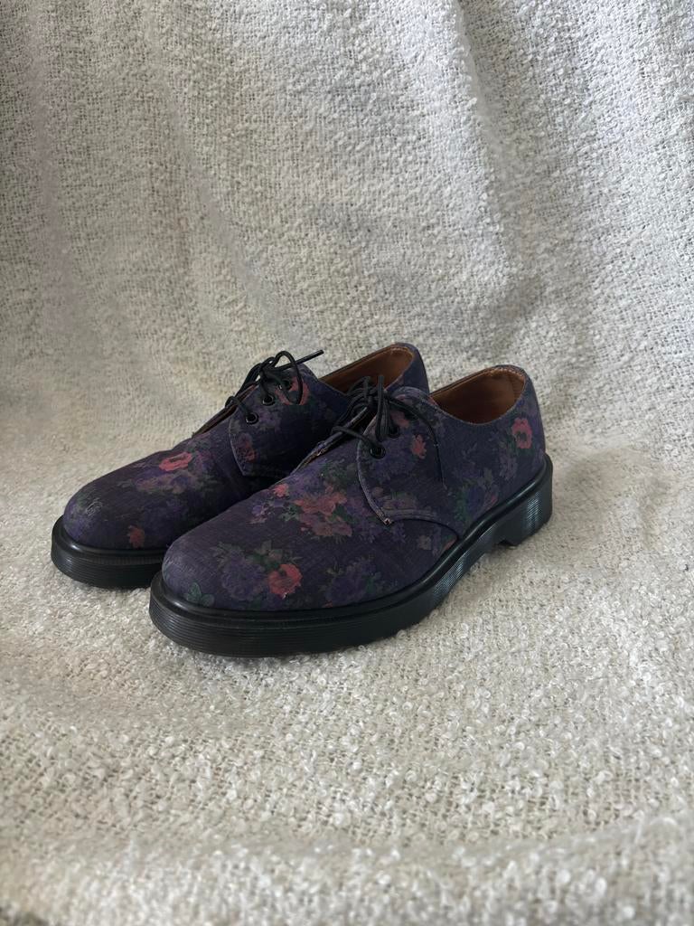 Dr. Martens schoenen met bloemenprint, Kleding | Dames, Schoenen, Ophalen of Verzenden, Zo goed als nieuw, Overige kleuren, Schoenen met lage hakken