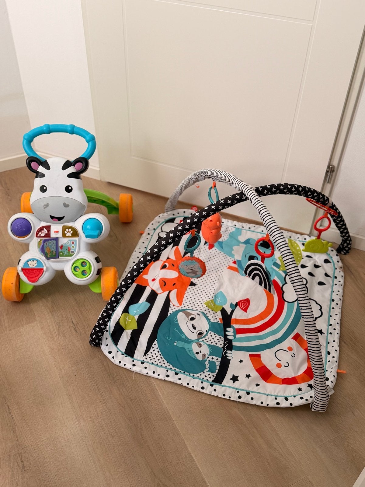 Fisher-Price loopwagen en babygym set, Kinderen en Baby's, Speelgoed | Babyspeelgoed, Gebruikt, Babygym, Met licht, Ophalen