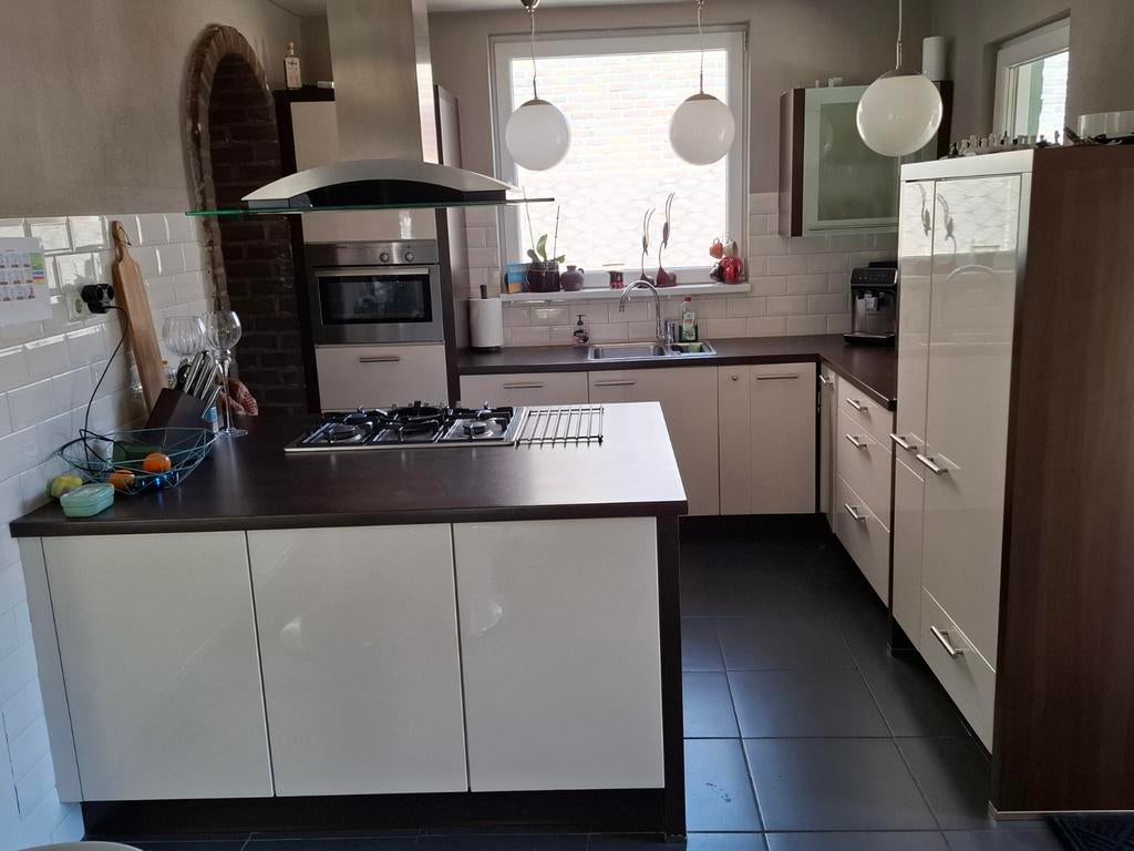Moderne keuken met kookeiland en 5-pits gasfornuis, Ophalen of Verzenden, Gebruikt, Wit, Met kookeiland