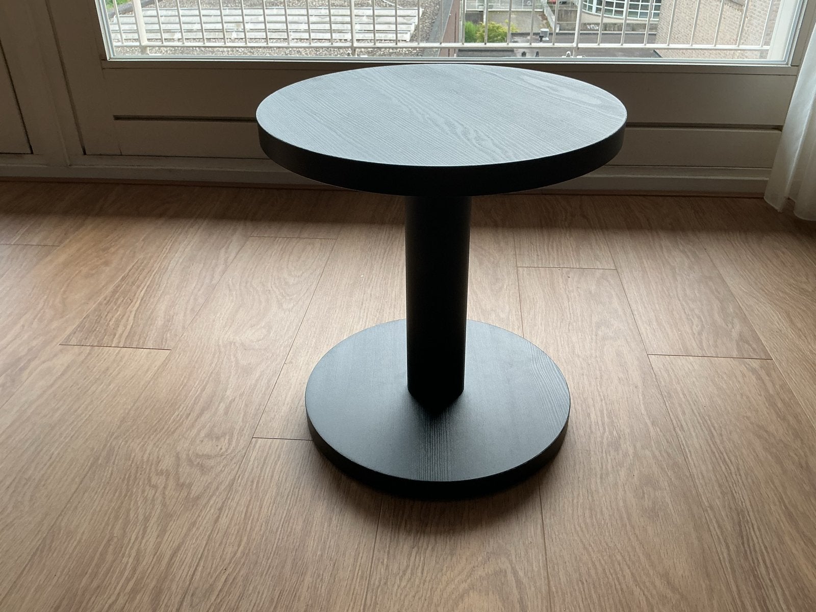 IKEA Stockholm 2025 bijzettafel, zwart grenenfineer, 40 cm, Huis en Inrichting, Tafels | Bijzettafels, Ophalen, Minder dan 45 cm