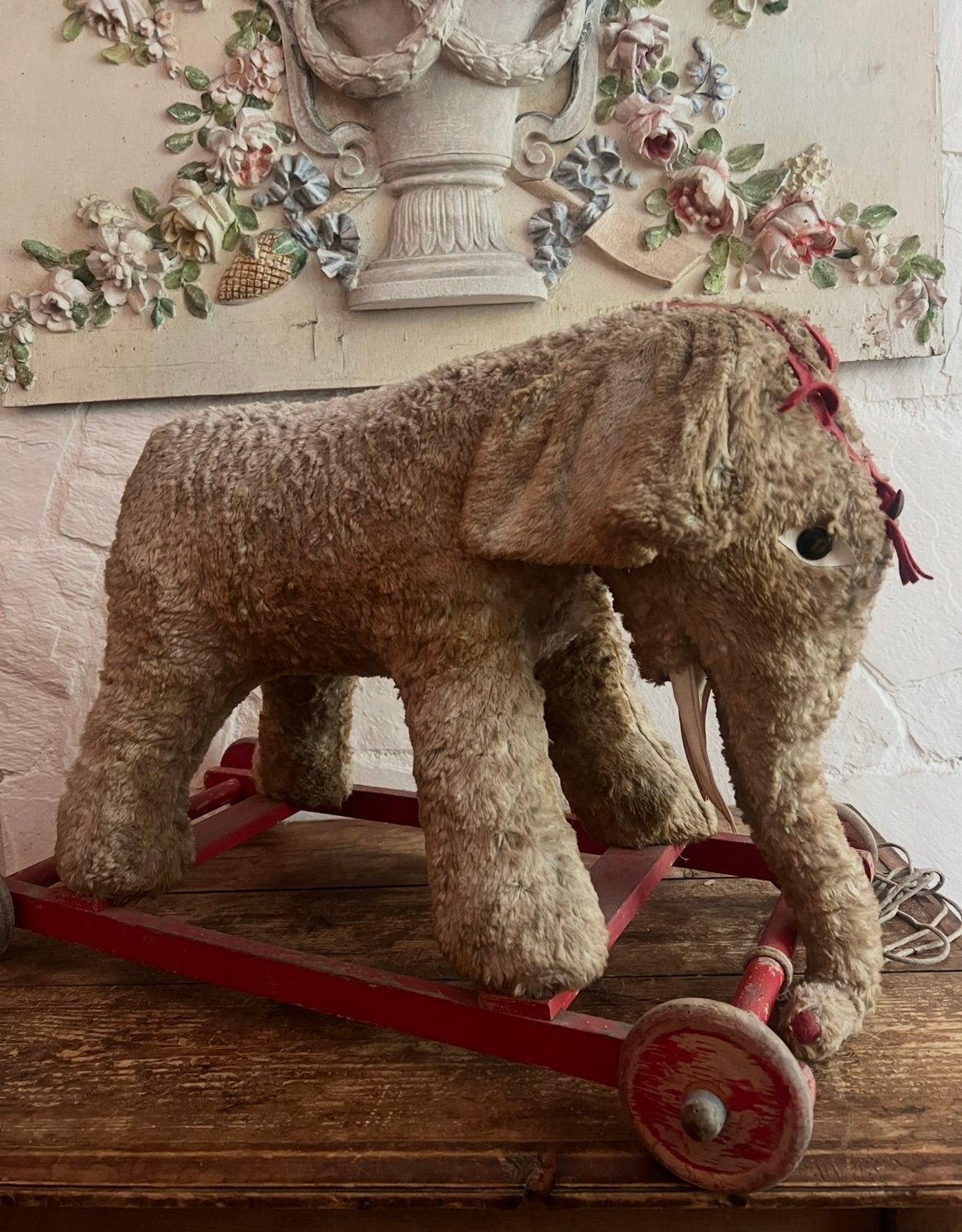 Oude grote olifant op wielen bespeeld antiek oud brocante, Antiek en Kunst, Antiek | Speelgoed, Ophalen of Verzenden