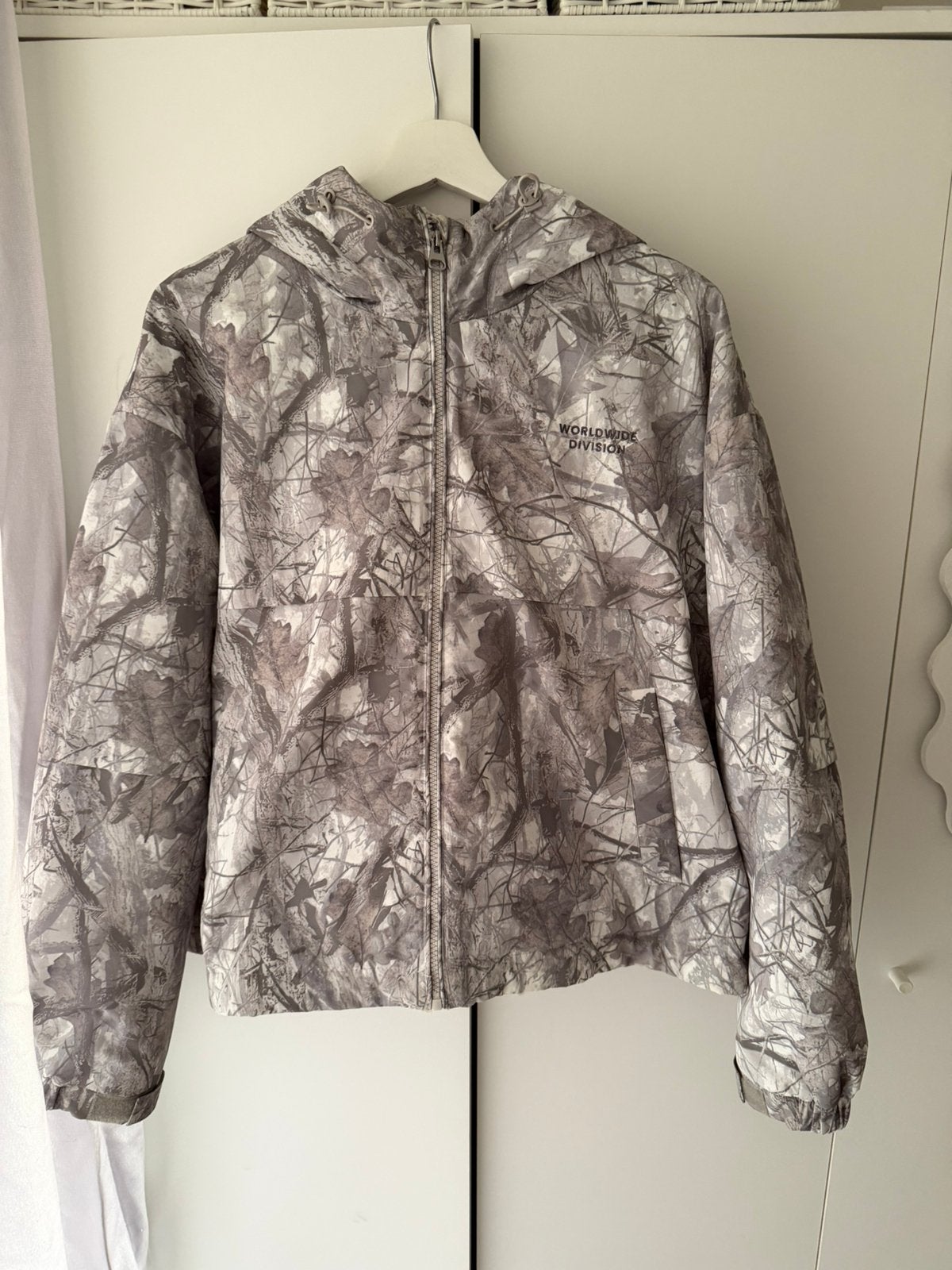 Bershka jas, Ophalen, Zo goed als nieuw, Maat 42/44 (L), Meerkleurig