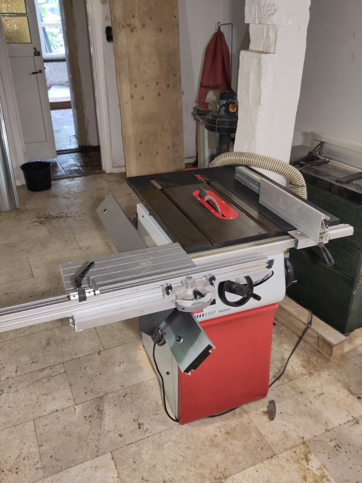 Axminster AW216TS Tafelzaag, met roltafel, Ophalen, Gebruikt, Cirkelzaag, 600 tot 1200 watt