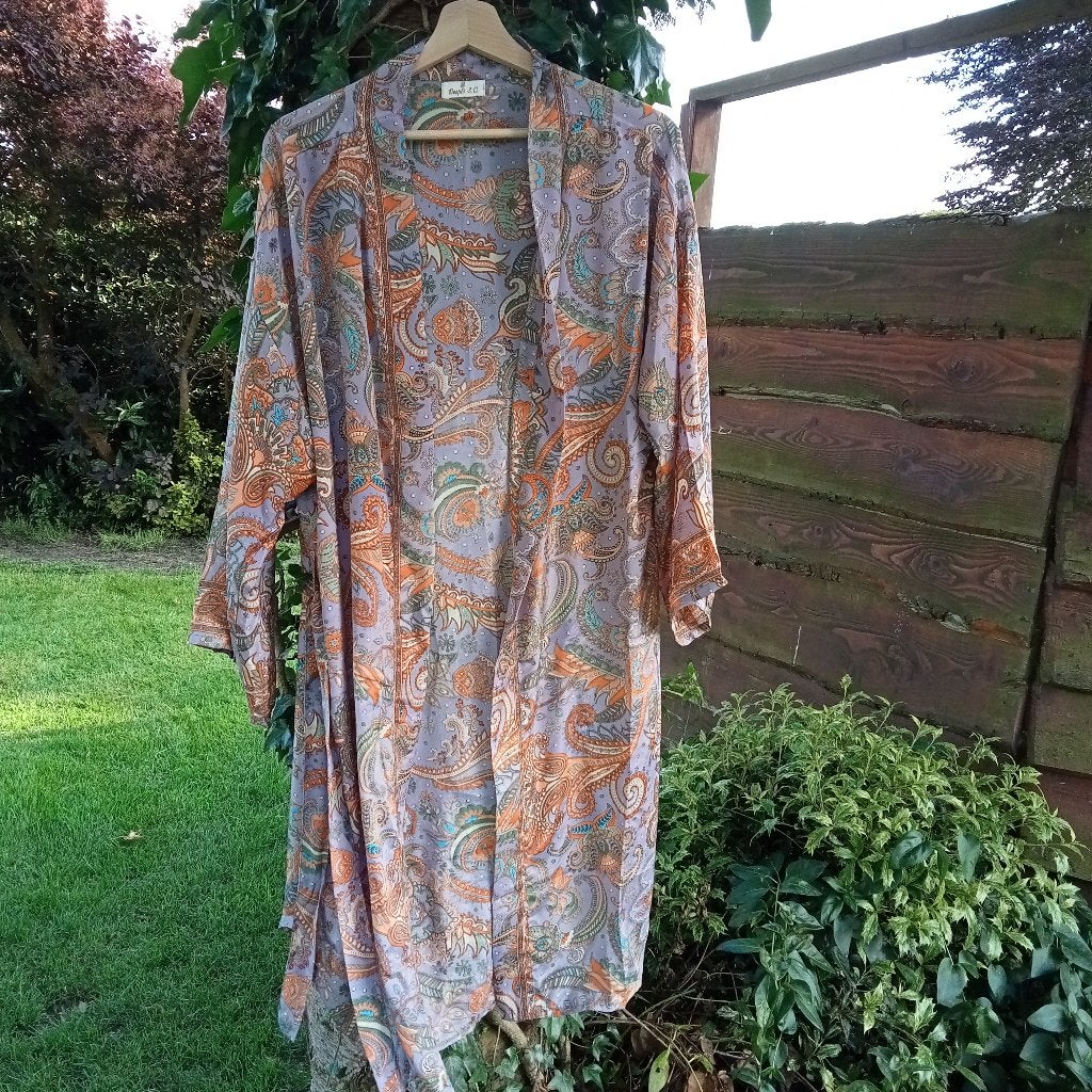Lila kleurige halflange paisley kimono t/m maat 42/44, Verzenden, Paars, Maat 42/44 (L), Zo goed als nieuw
