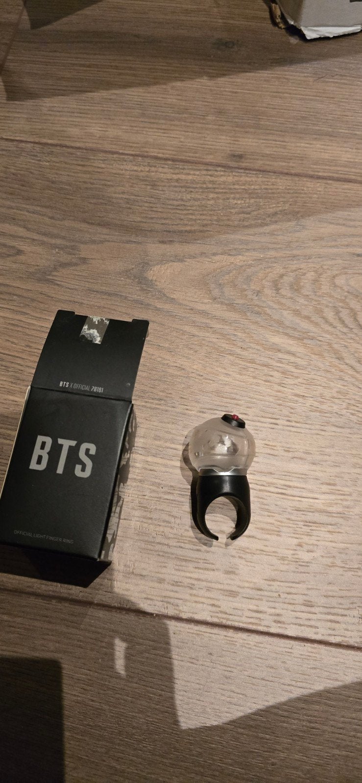 BTS Lightstick Ring, Ophalen of Verzenden, Zo goed als nieuw, Gebruiksvoorwerp