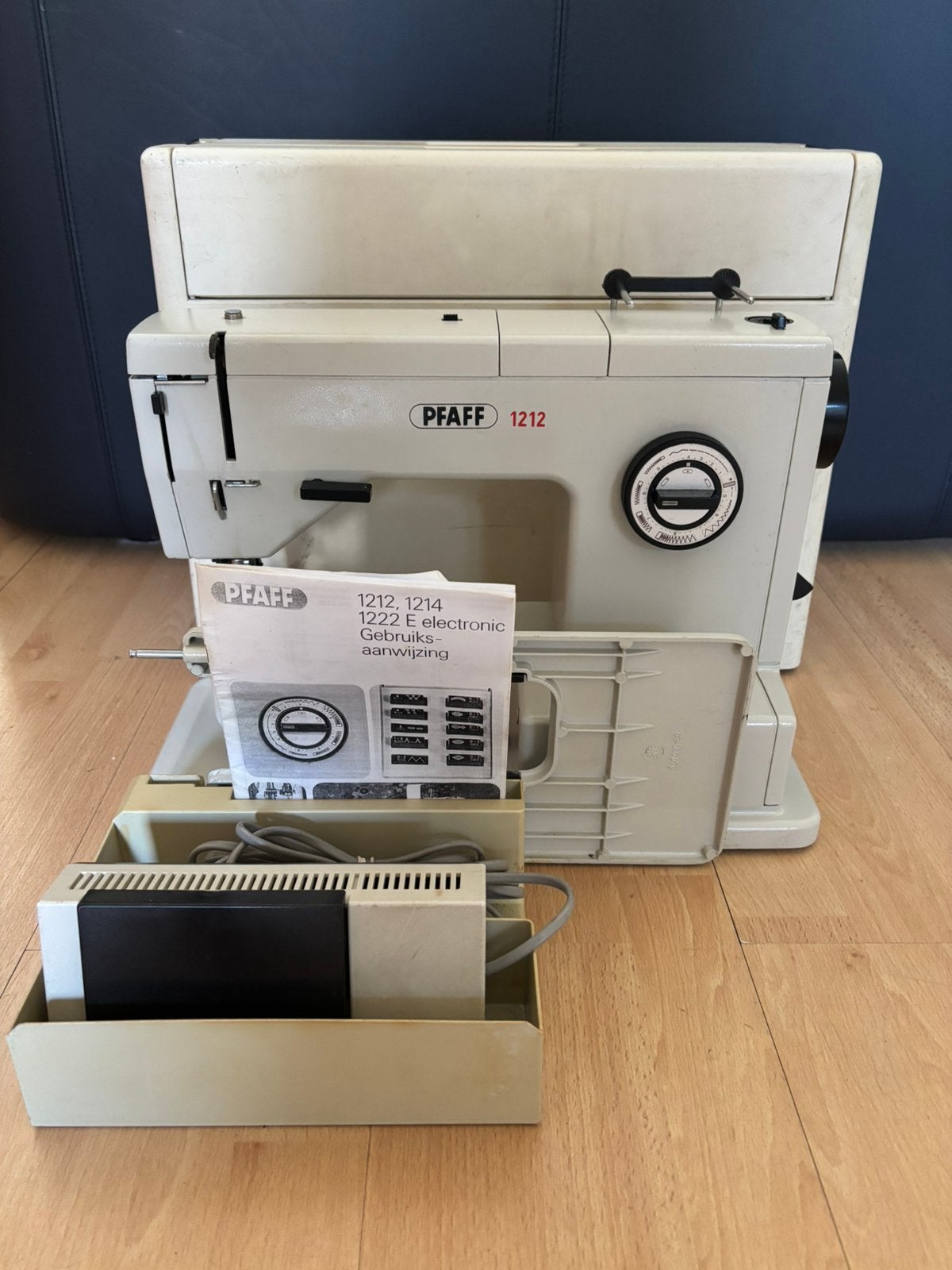 Pfaff 1212 met IDT, Hobby en Vrije tijd, Naaimachines en Toebehoren, Ophalen of Verzenden, Zo goed als nieuw, Naaimachine, Pfaff