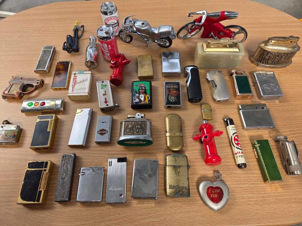 Grote collectie diverse aanstekers en verzamelobjecten, Verzamelen, Ophalen of Verzenden, Gebruikt, Aansteker