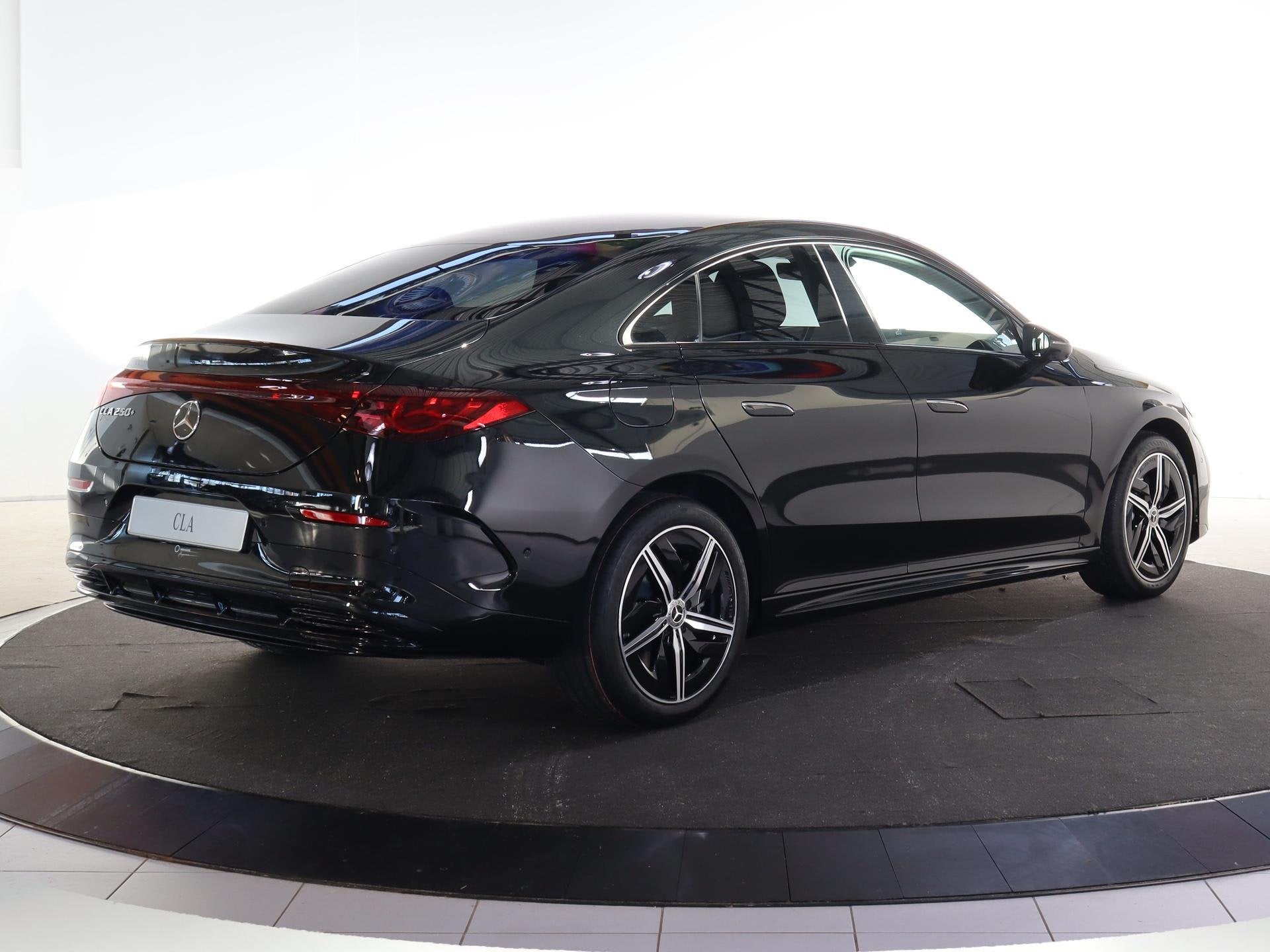 Mercedes-Benz CLA-Klasse 250+ Launch Edition 85.5 kWh | Nigh, Auto's, CLA, Achterwielaandrijving, Zwart, 743 km