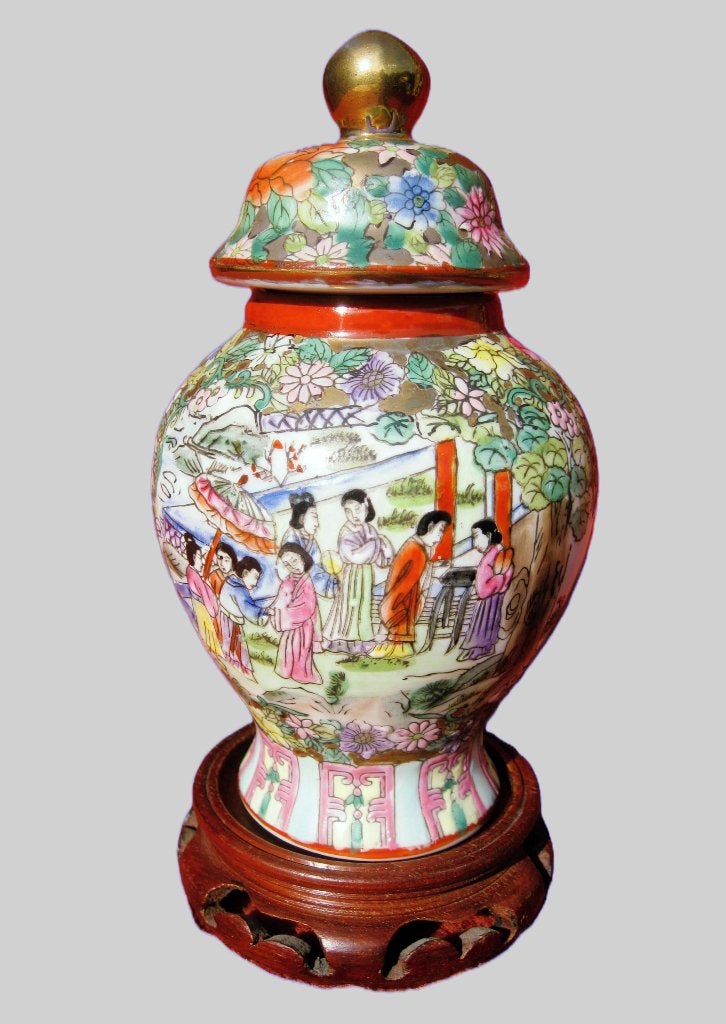 Chinese urn vaas op mooie houtstandaard, Ophalen