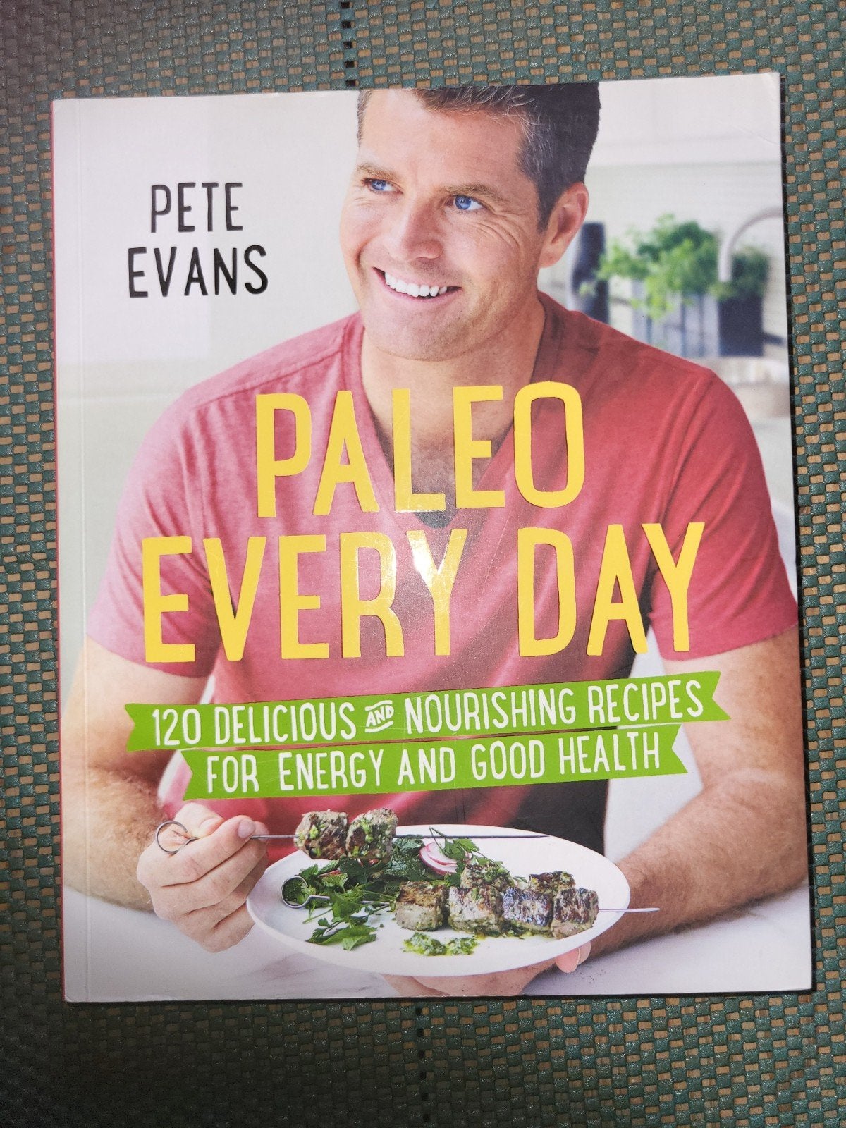Paleo every Day, Pete evans, Ophalen of Verzenden, Zo goed als nieuw