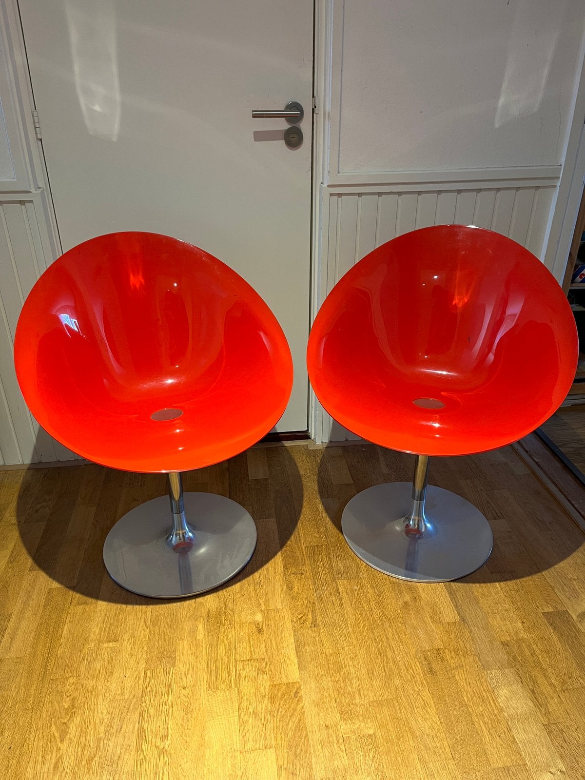 Starck + Kartell Eros tweemaal helderrood tijdloos design, Ophalen, Zo goed als nieuw, Twee