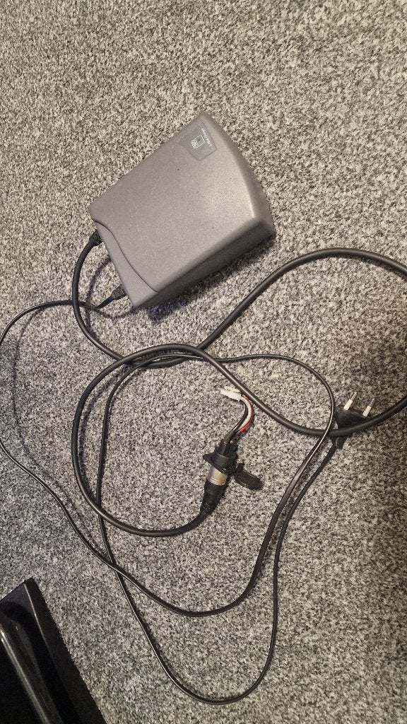 Oplader Sparta ion 3 pins, Fietsen en Brommers, Elektrische fiets, Sparta, Overige materialen, Overige typen
