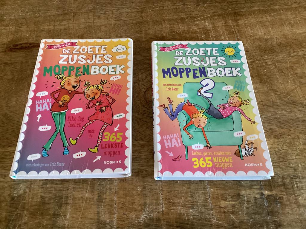 De zoete zusjes moppenboek deel 1 en 2, Boeken, Ophalen of Verzenden