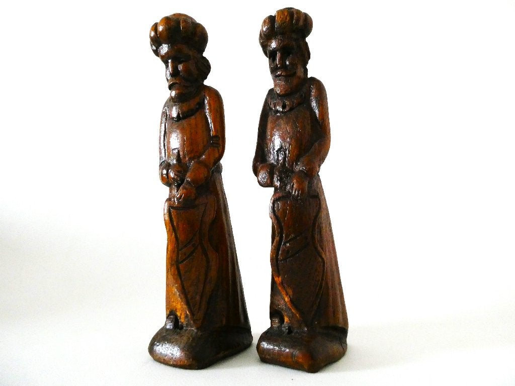 2 Houtgesneden beeld man ridder kastornamenten ornament, Houtsnijwerk, Ophalen of Verzenden, Handgemaakt, 20 - 50 cm