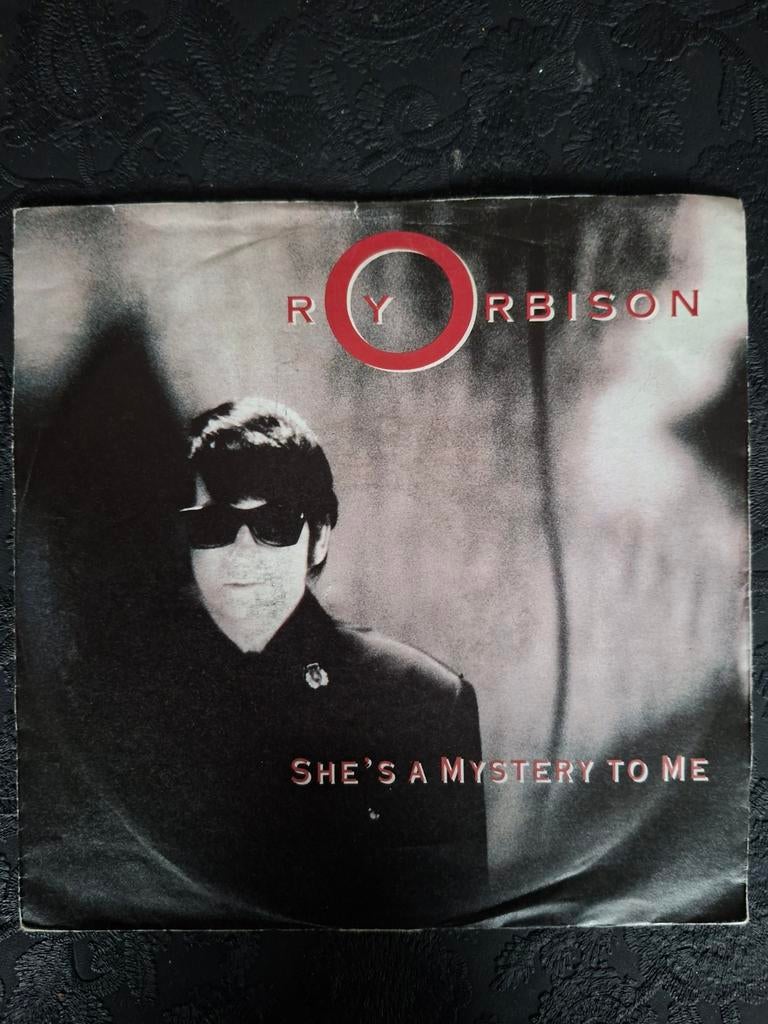 Roy Orbison - She's a mytstery to me, Ophalen of Verzenden, Gebruikt, Pop