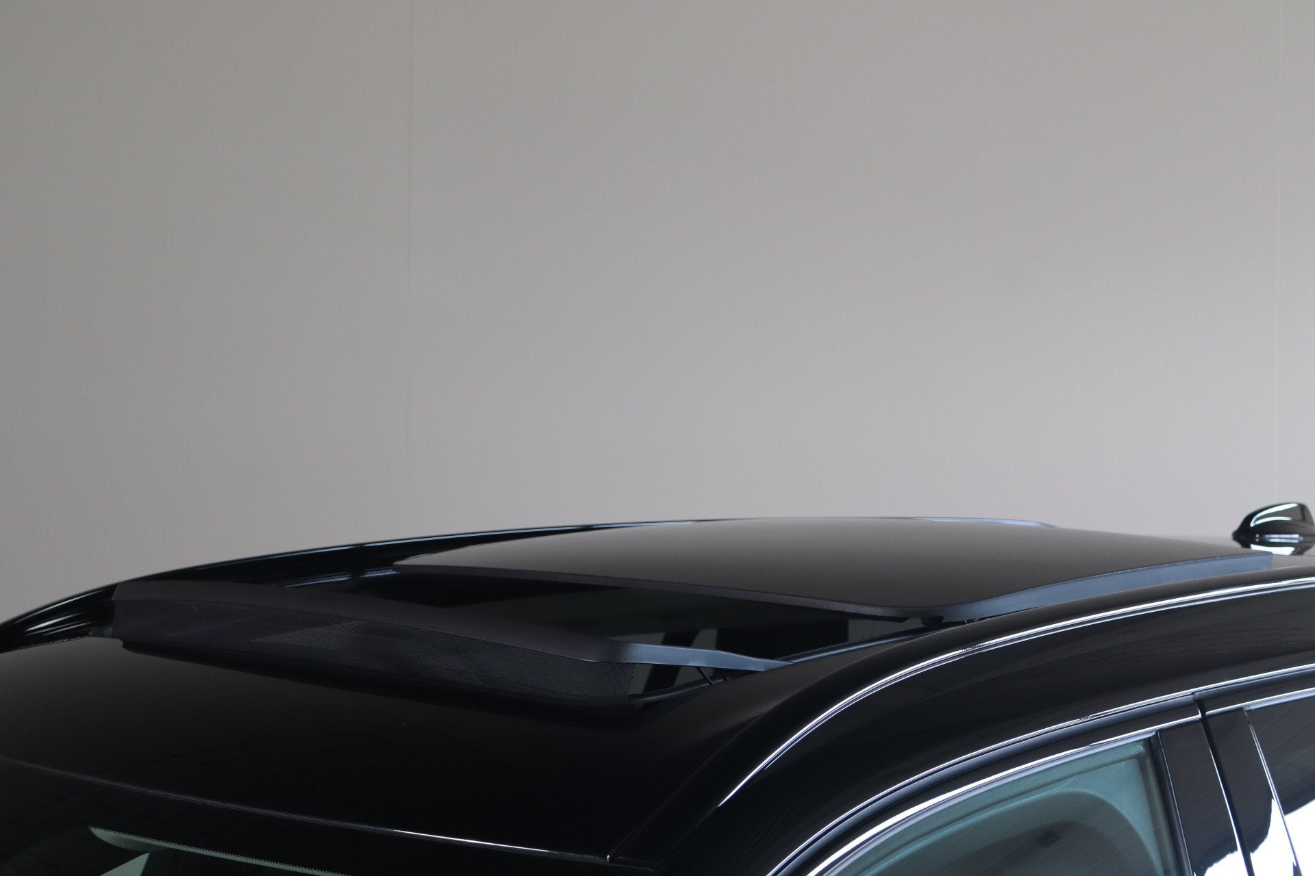Volvo XC90 2.0 T8 Plug-in hybrid AWD Ultra Dark - NL- Auto!, Gebruikt, 4 cilinders, 1969 cc, Zwart