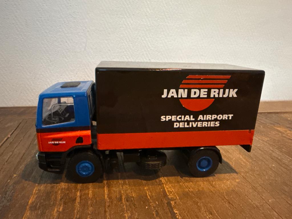 Lion Toys Modelvrachtwagen Jan de Rijk Special Airport, Overige merken, Gebruikt, 1:32 tot 1:50, Ophalen of Verzenden