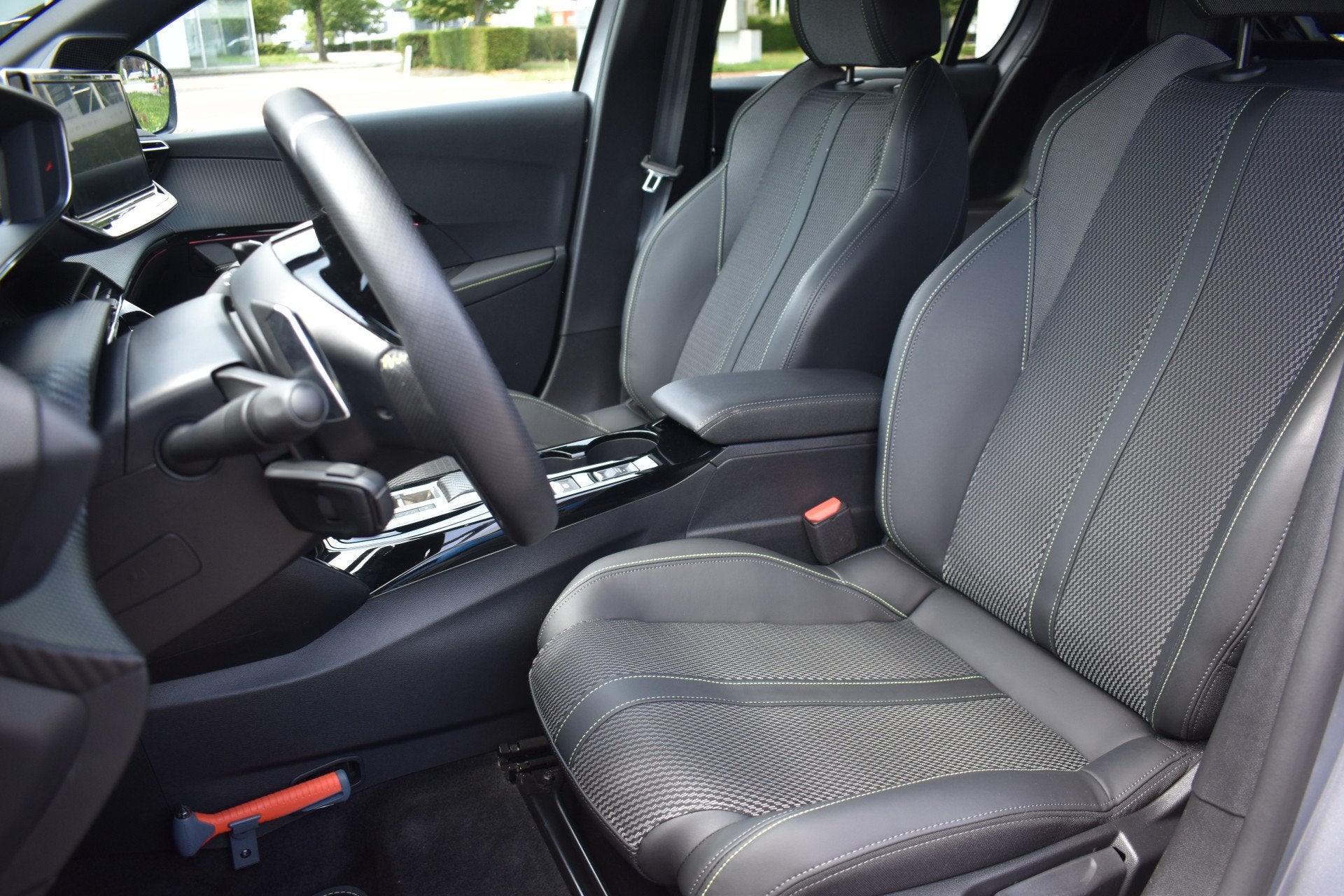 Peugeot 208 Hybrid 145 e-DCS6 GT Navigatie | Camera V+A | Ad, 1203 kg, Gebruikt, Leder en Stof, Origineel Nederlands