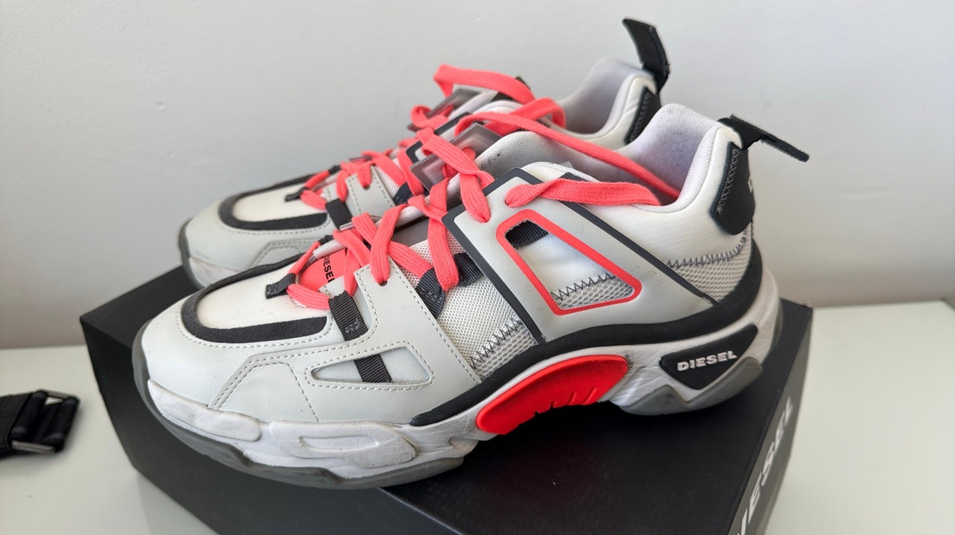 DIESEL SNEAKERS MAAT 43 DIESEL, Ophalen of Verzenden, Zo goed als nieuw