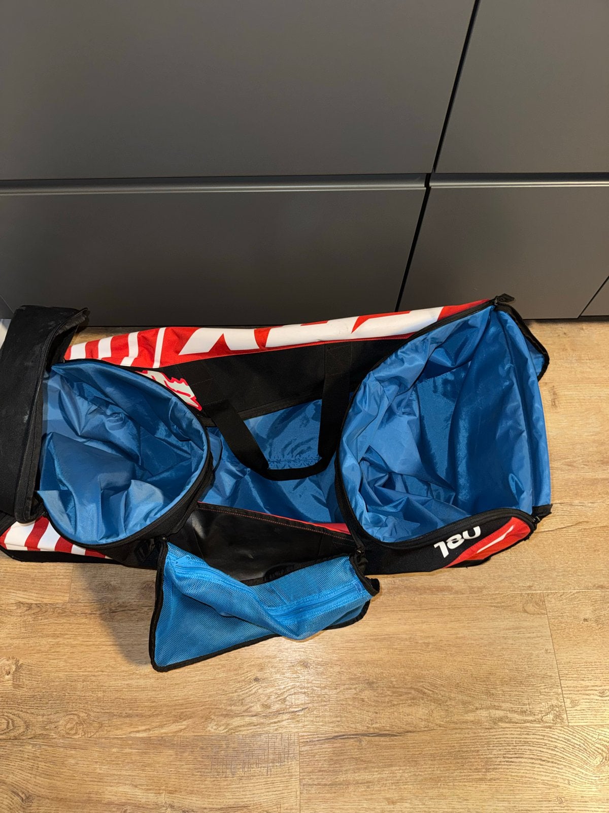 Fox 180 Reistas met Wieltjes - Zwart/Rood, 30 cm of meer, Gebruikt, Zwart, Uitschuifbare handgreep