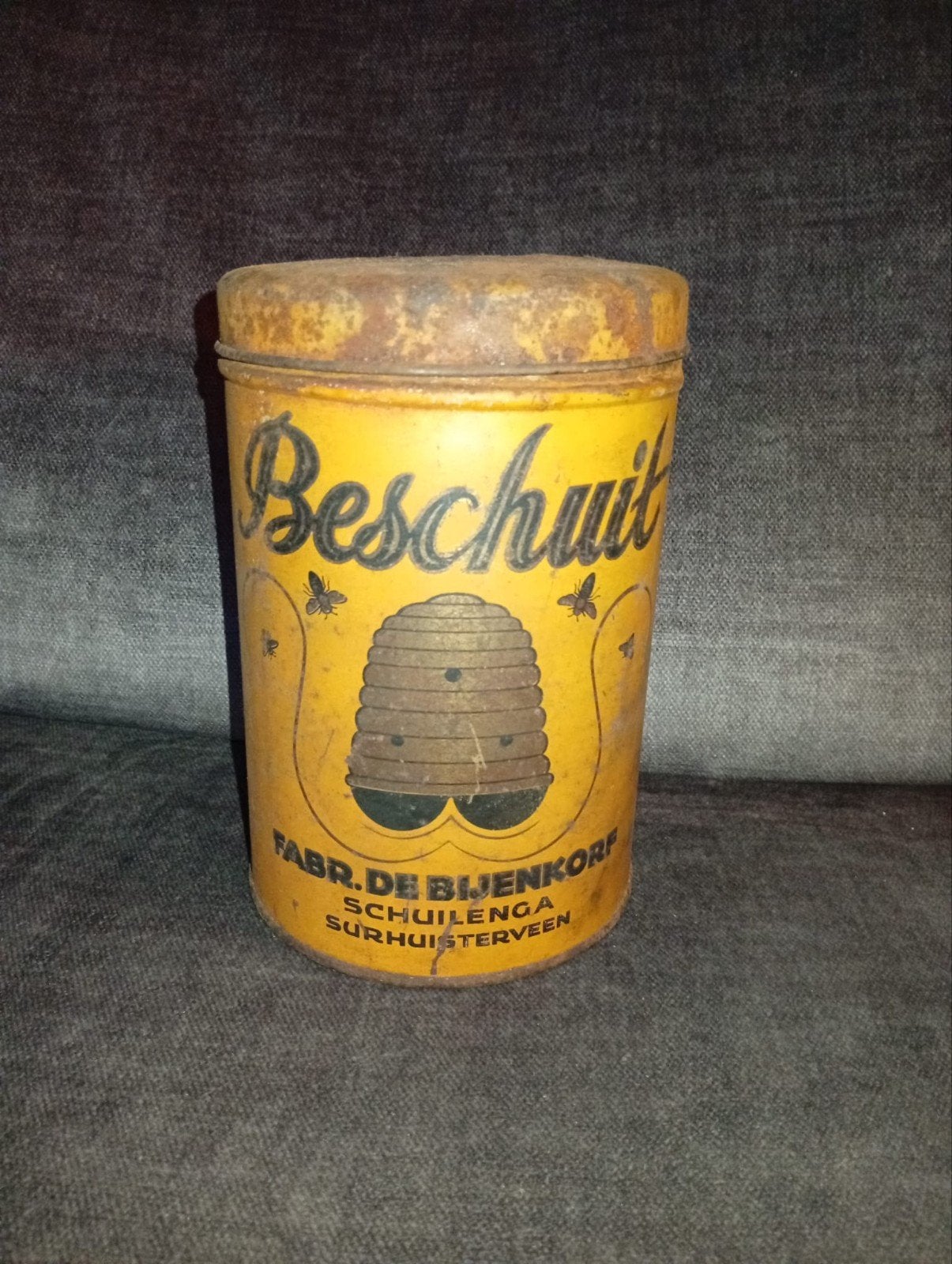 Antieke Beschuitbus De Bijenkorf Schuilenburg Surhuistervee, Ophalen of Verzenden