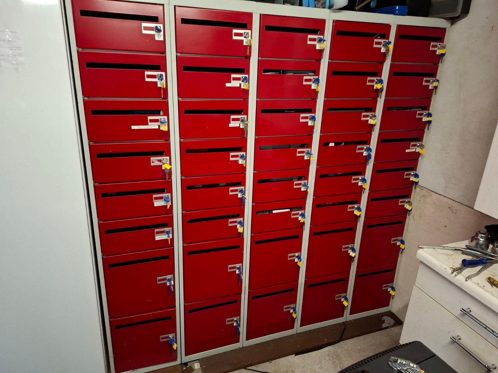 5 lockers  mag ook per stuk weg, Ophalen, Gebruikt
