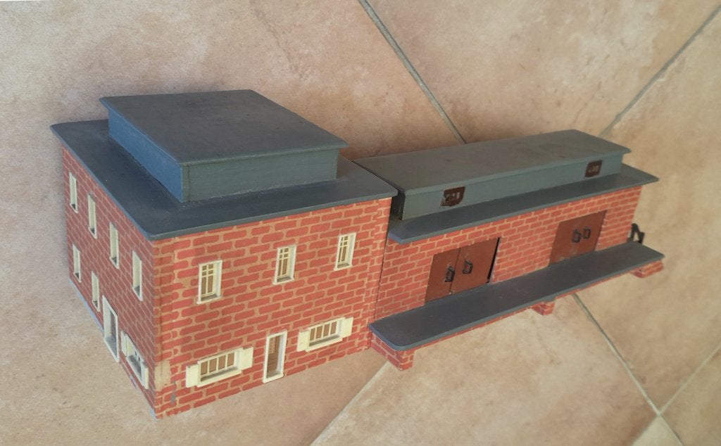 loods + gebouw voor modelspoortrein, Overige merken, Gebruikt, Gelijkstroom of Wisselstroom, Brug, Tunnel of Gebouw