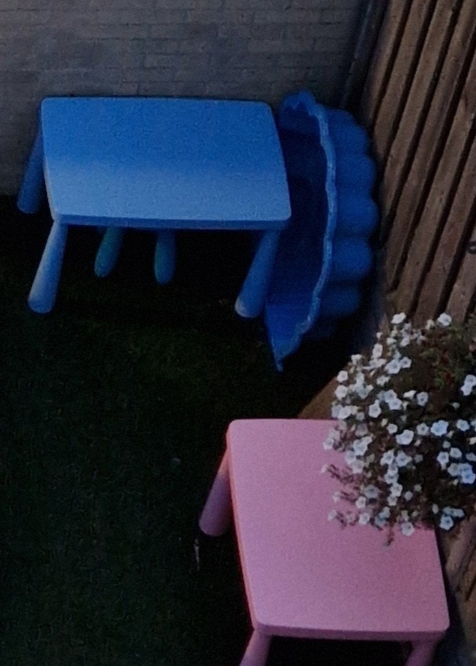 2x Mammut tafel, Ophalen, Zo goed als nieuw