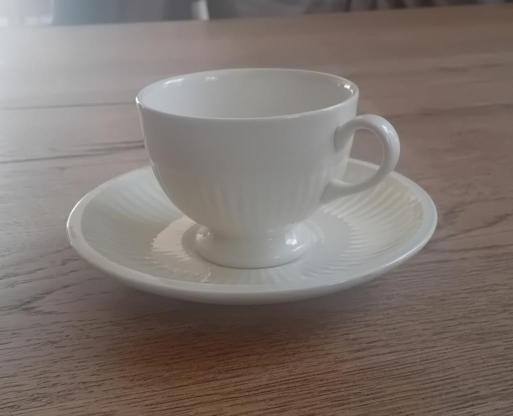 • Wedgwood Edme kop en schotel
     voor koffie of thee.    , Huis en Inrichting, Keuken | Servies, Ophalen of Verzenden, Zo goed als nieuw