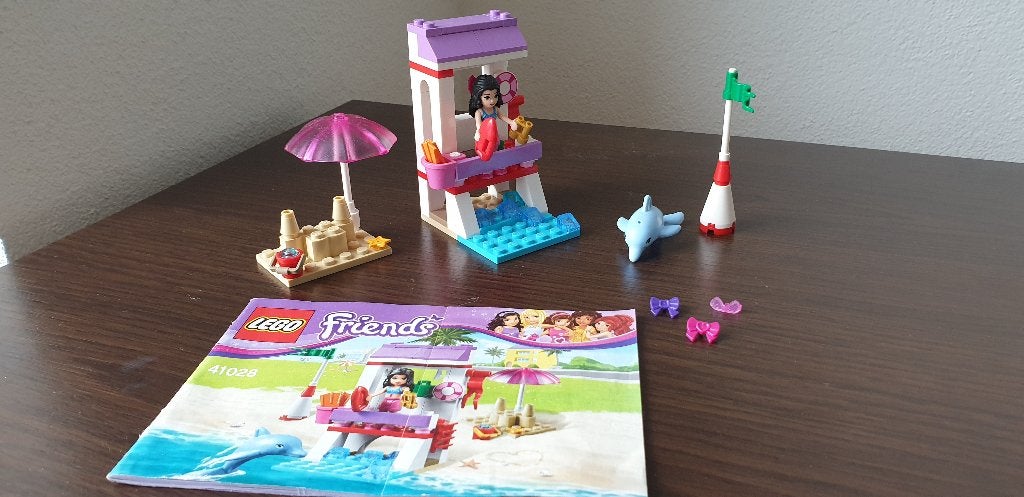41028 LEGO Friends Emma’s reddingspost, Kinderen en Baby's, Lego, Friends, Ophalen of Verzenden, Zo goed als nieuw