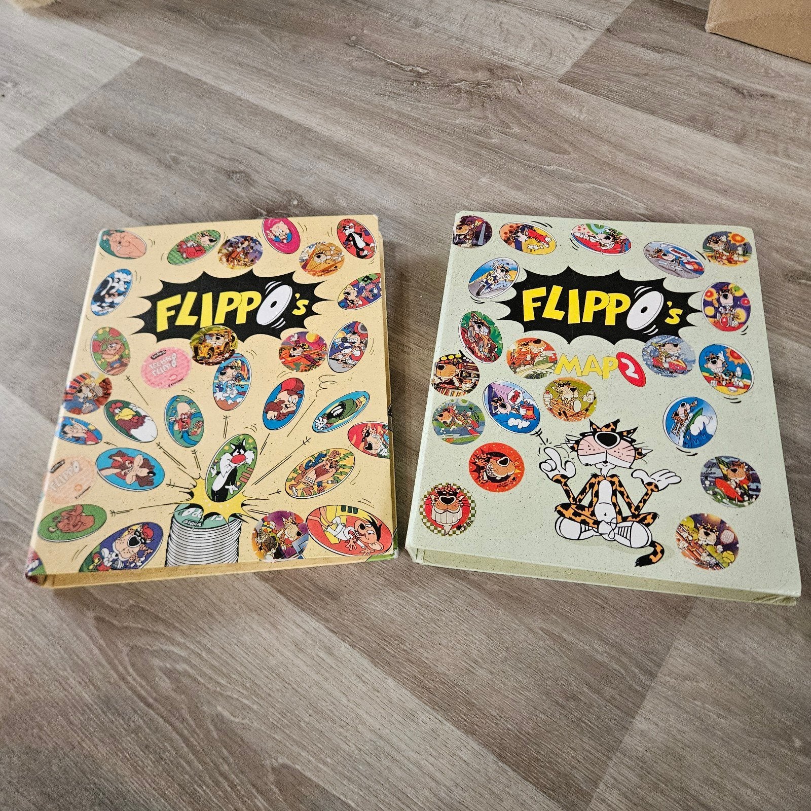 Grote verzameling Flippo's in twee mappen, Verzamelen, Flippo's, Ophalen of Verzenden, Cheetos 24 Game, Verzameling, Met verzamelmap(pen)