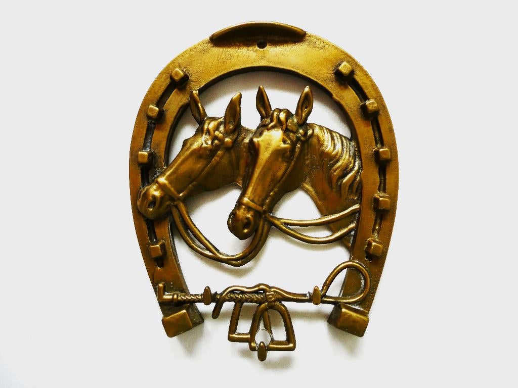 Hoefijzer sleutelrekje met 2 paarden, Antiek en Kunst, Antiek | Koper en Brons, Ophalen of Verzenden