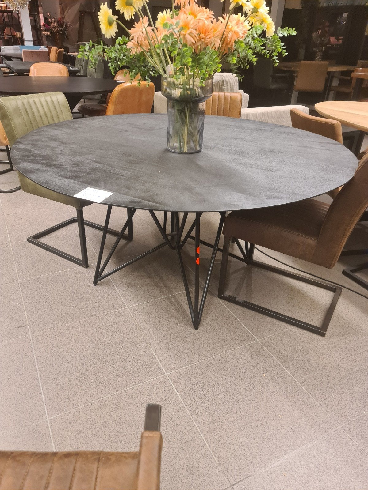 nieuwe icathcers beluga eettafel rond 150cm zwart mango €175, Ophalen, Hout, Zwart, .