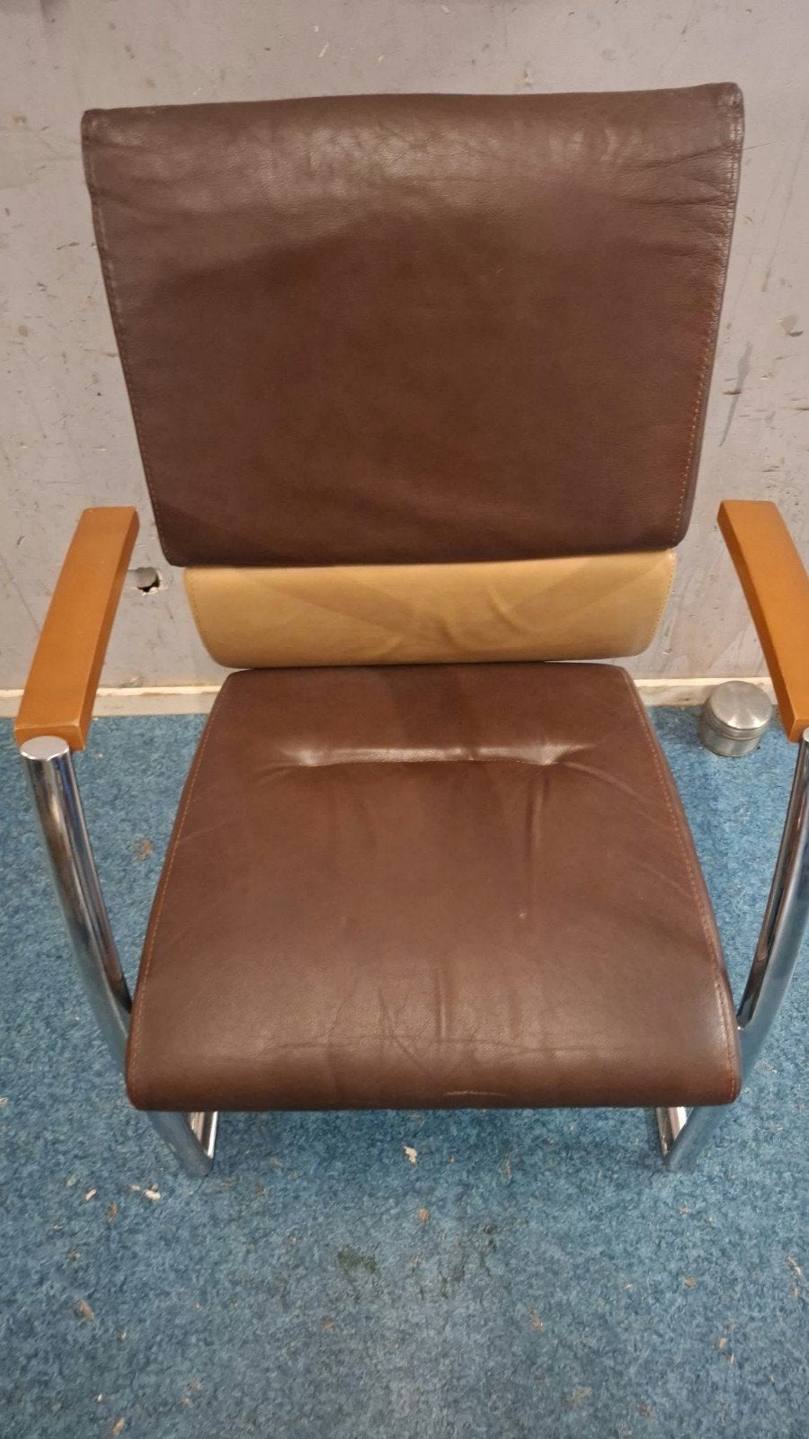 Bejot stoel 2 stuks design, Huis en Inrichting, Stoelen, Ophalen, Gebruikt, Twee, Bruin
