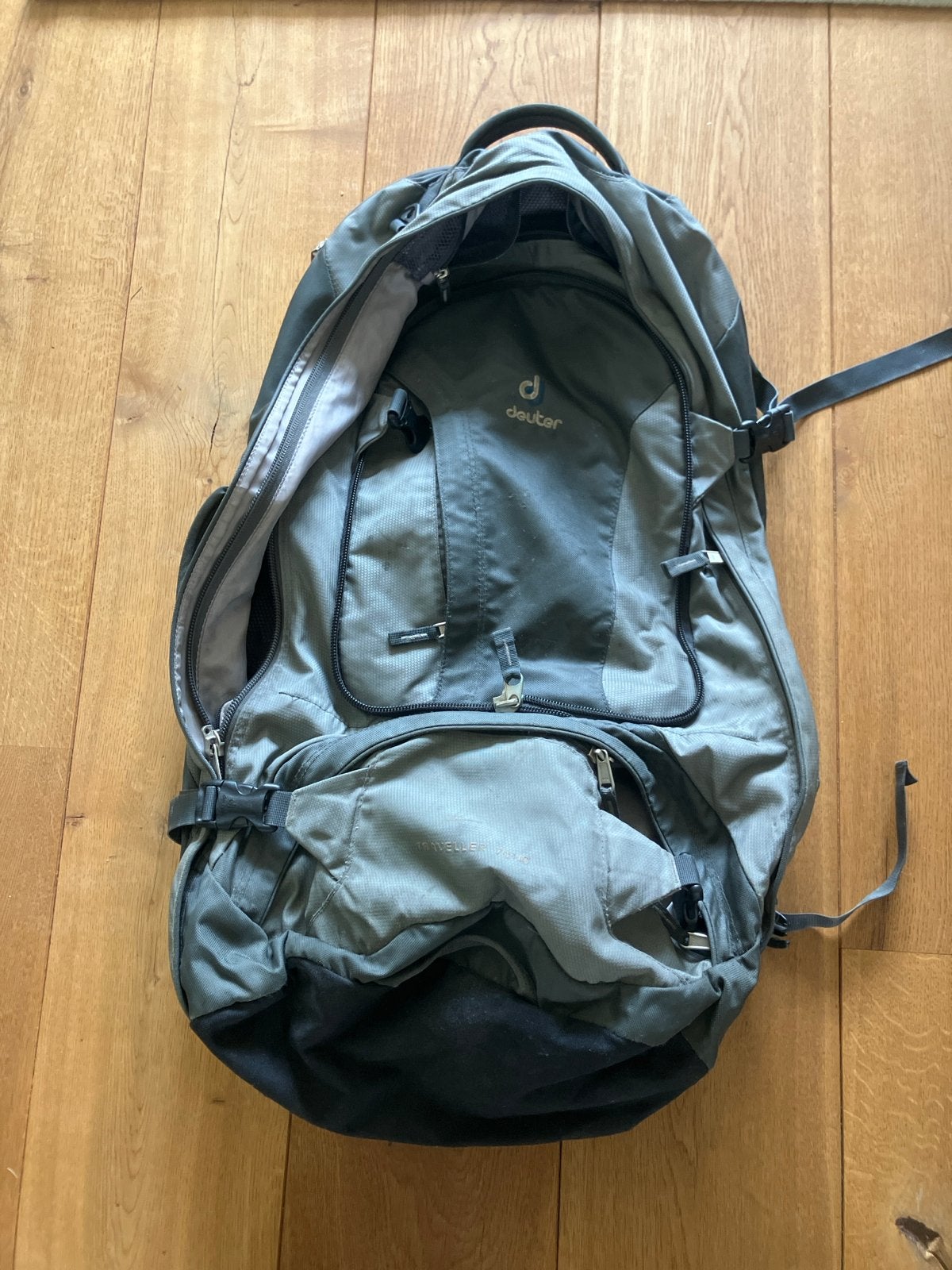 Deuter Reistas/Rugzak - Ideaal voor Reizen, 40 cm of meer, Gebruikt, 60 cm of meer, Ophalen