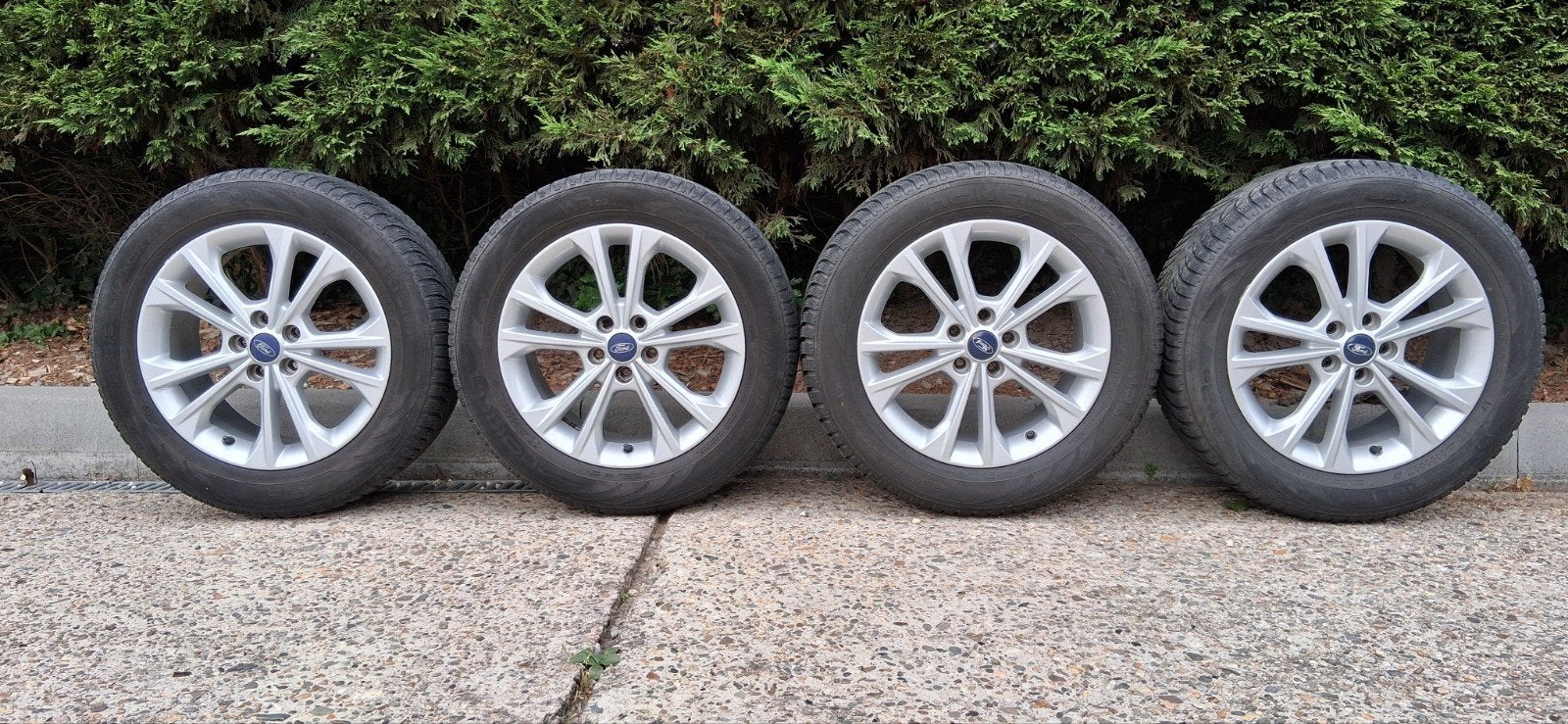 Originele Ford Kuga (2017) velgen met winterbanden, Ophalen, Banden en Velgen, 17 inch, Winterbanden