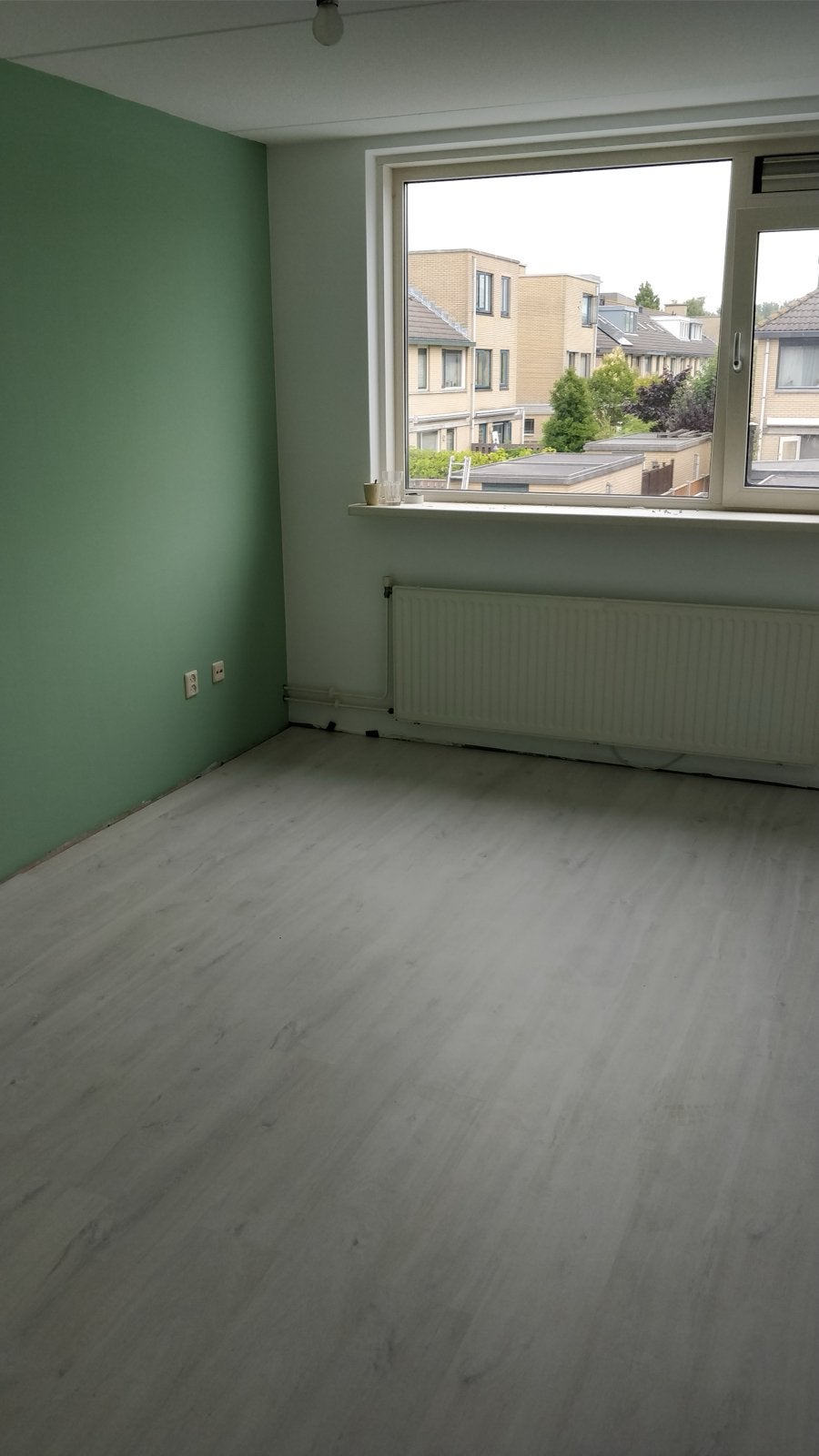 30m2 lichte laminaatvloer - zelf te verwijderen., Ophalen, 50 tot 150 cm, Zo goed als nieuw, 10 m² of meer