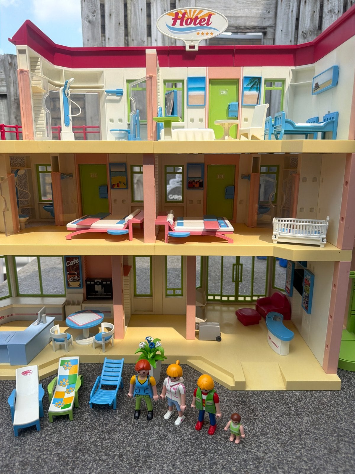 Playmobil Hotel met korting - Compleet met accessoires, Kinderen en Baby's, Speelgoed | Poppenhuizen, Ophalen of Verzenden, Gebruikt