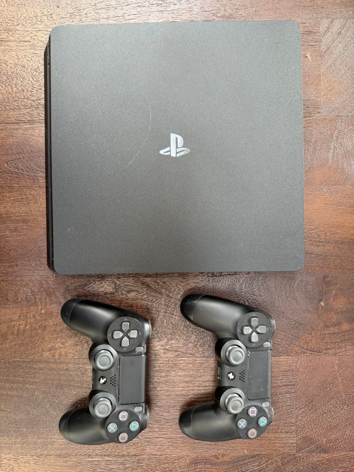 Playstation 4 met twee dual shock controllers, Ophalen, Zo goed als nieuw, Met 2 controllers, Original