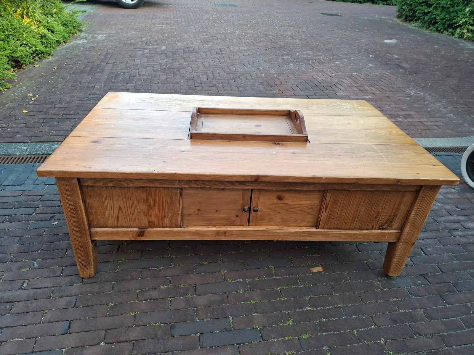 Grenen salontafel met lades en opbergvakken, Ophalen