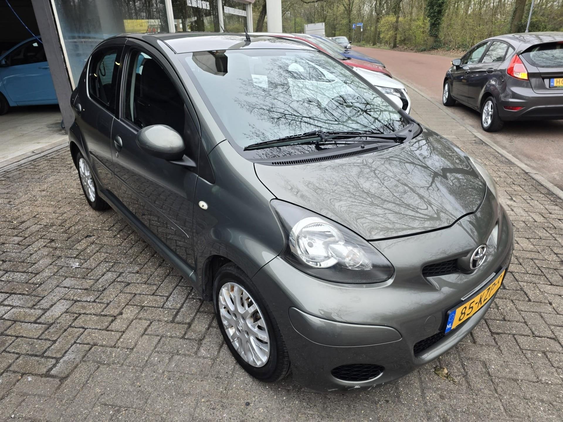 Toyota Aygo 1.0-12V Aspiration Green | 2E EIGENAAR | 3/6 OF, Auto's, Voorwielaandrijving, Gebruikt, 4 stoelen, Alcantara